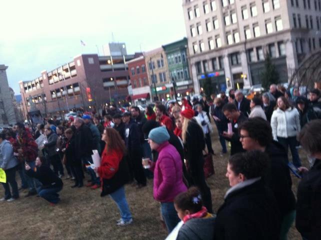 Candlelight+vigil+advocates+for+marriage+equality