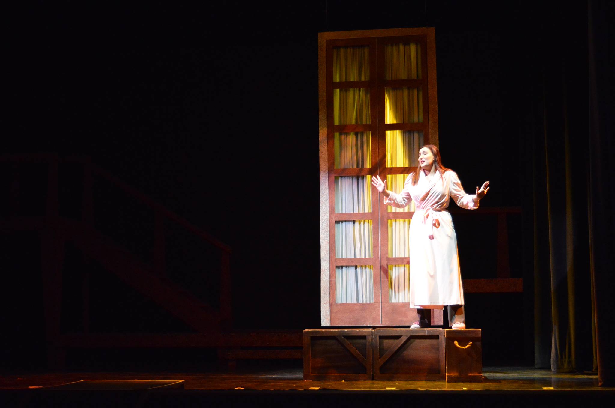 Actress Taylor Patullo rehearsing before the show.