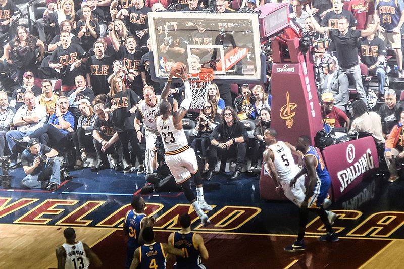LeBron James catches lob from J.R. Smith during last year's NBA Finals. By Erik Drost [CC BY 2.0],  via Wikimedia Commons 