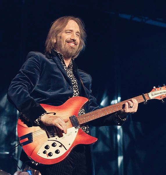 Attribution-Share Alike 3.0 Unported
Tom Petty live in Horsens, Denmark by Ирина Лепнёва.
