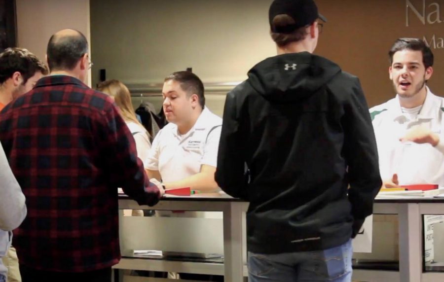 Students register at the first open house of the fall 2017 semester.