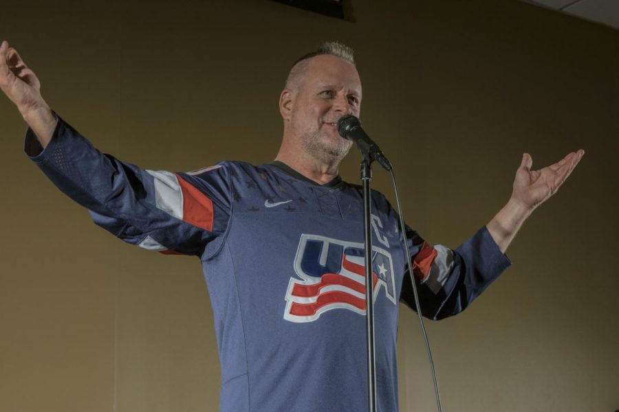 Dave+Coulier+performs+standup+to+a+room+of+200+Marywood+students.+Photo+credit%3A+Bethany+Wade