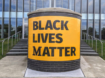 Marywoods Student Government Association (SGA) passed a resolution supporting the displaying of the Black Lives Matter banner on the Learning Commons overlook. Additionally, the resolution also supports steps the university is taking to educate the community on racism.