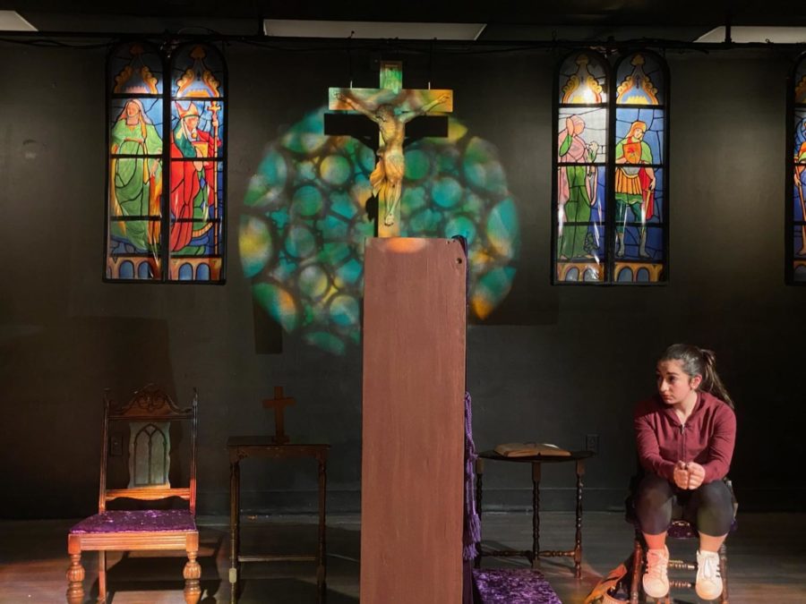 Klawiter performing her one woman, self-directed play "The Bird Thief"