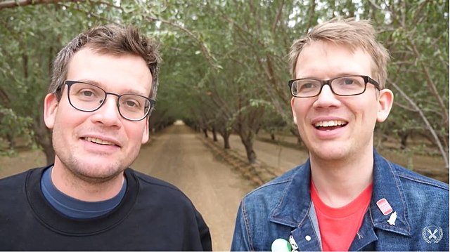 YouTube+pioneers+Hank+and+John+Green+are+working+to+make+a+college+education+more+accessible