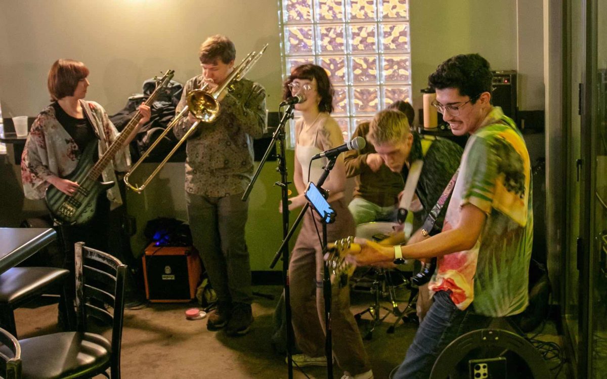 All members of Peach Polaroid performing: Ash Allen, Ethan Verne, Eowynn Bogdon, Kyle Jenkins, Nick Puri, and Nik Verdugo.