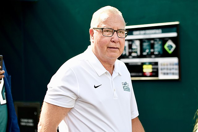NEWS BRIEF: Former Eagles QB named as Marywood's Commencement Speaker